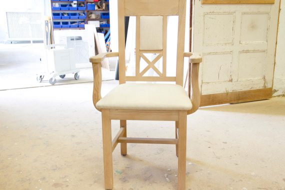 Restaurierter Stuhl din der Tischlerei Horst